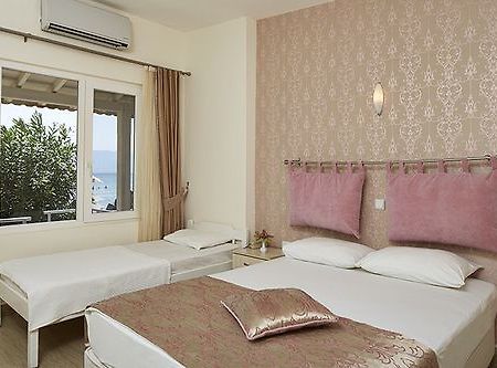 Meteor Beach Hotel ทูร์กุทริส ภายนอก รูปภาพ
